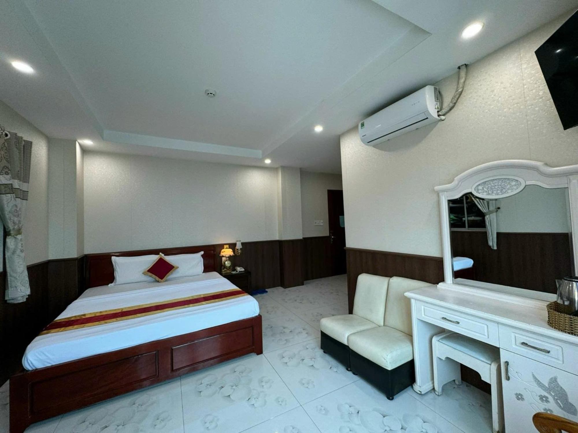 Thanh Dat Hotel Bac Lieu Exteriör bild