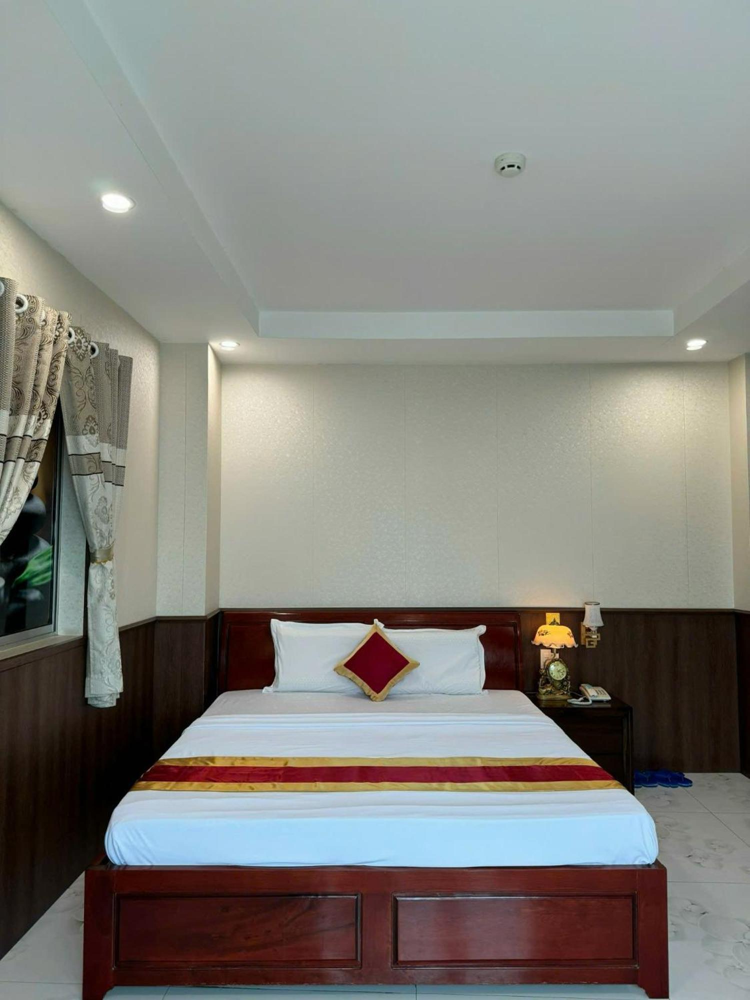 Thanh Dat Hotel Bac Lieu Exteriör bild